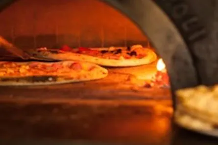 Four à pizza